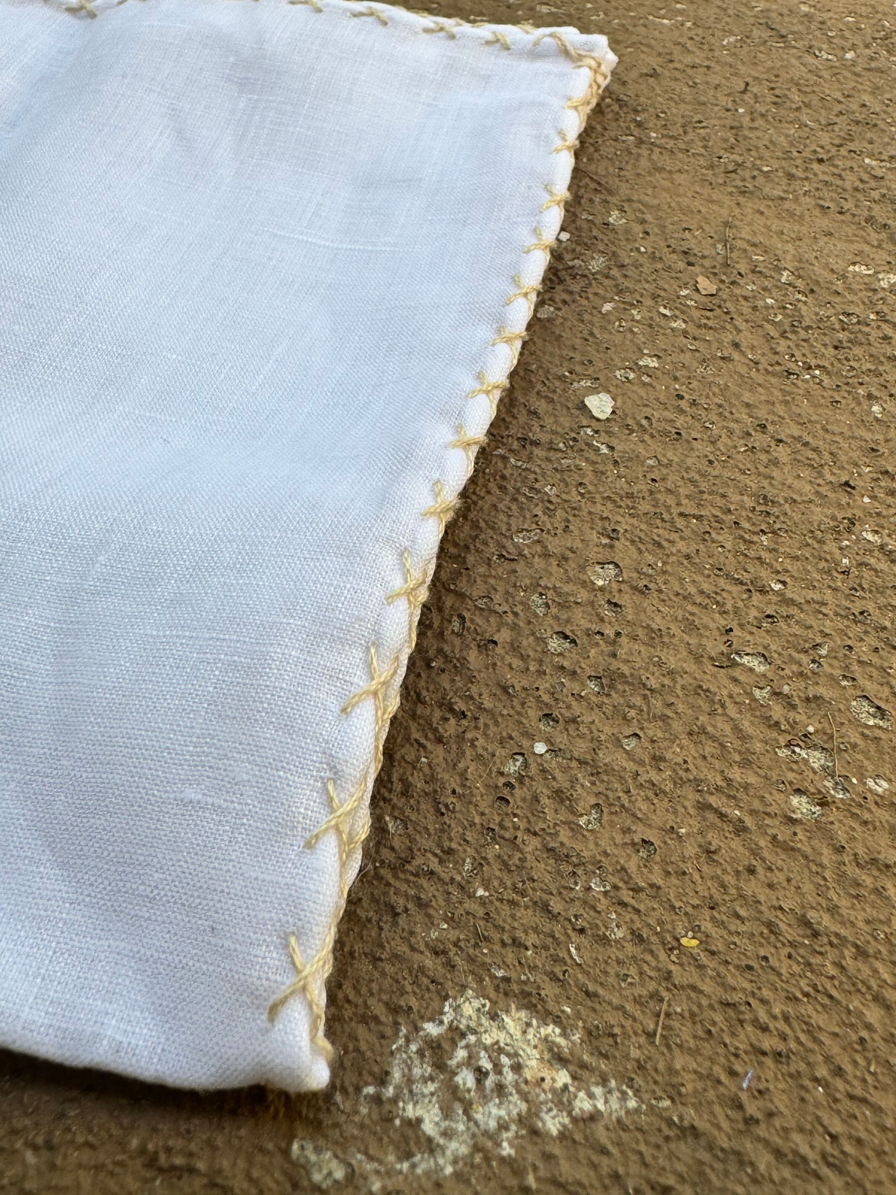 WHITE LINEN POCKET SQUARE