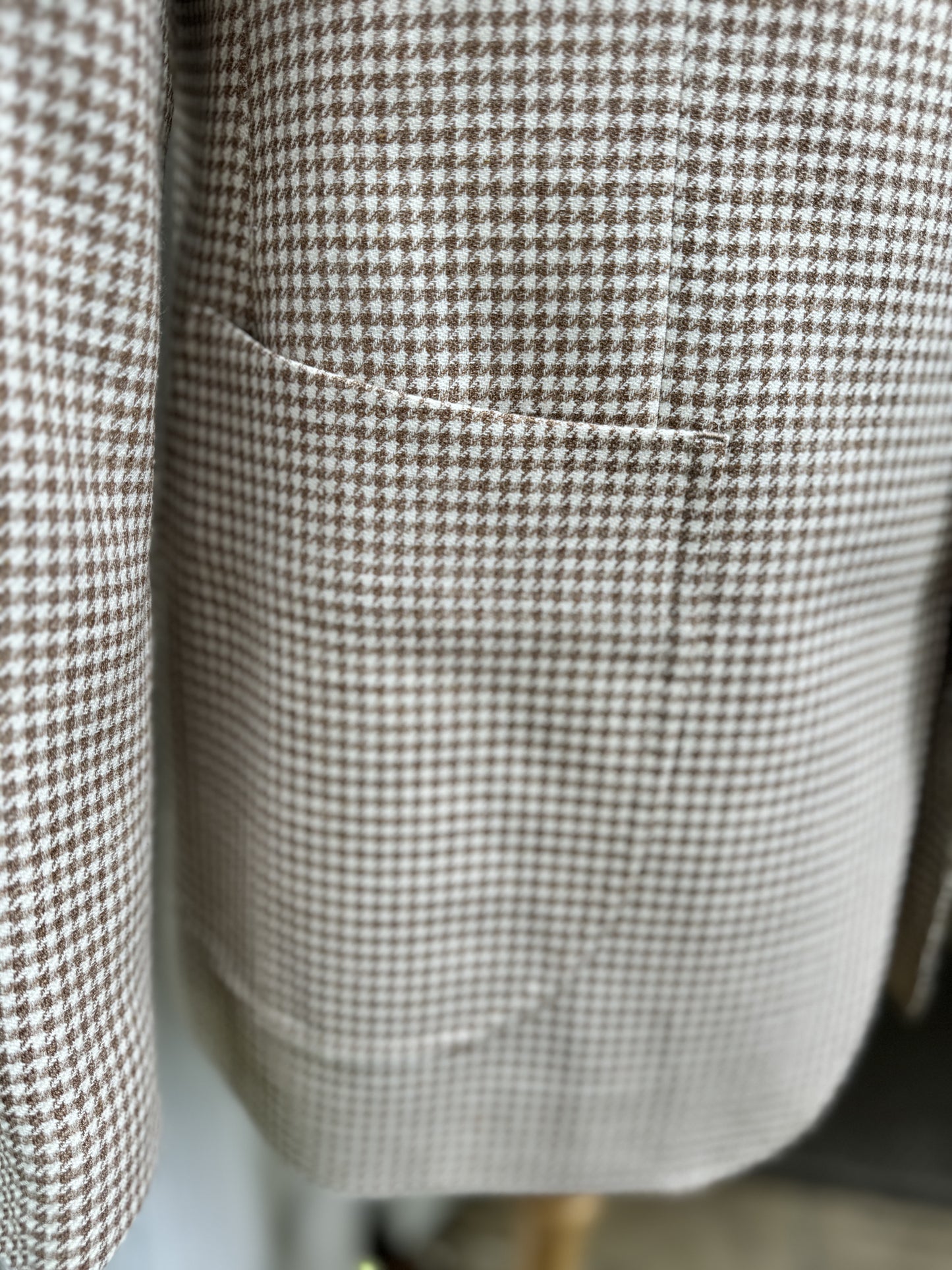 OAT & CREAM HOUNDSTOOTH JACKET Terry Corbett New York